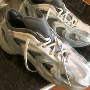 Adidas foam q, size 8.5.